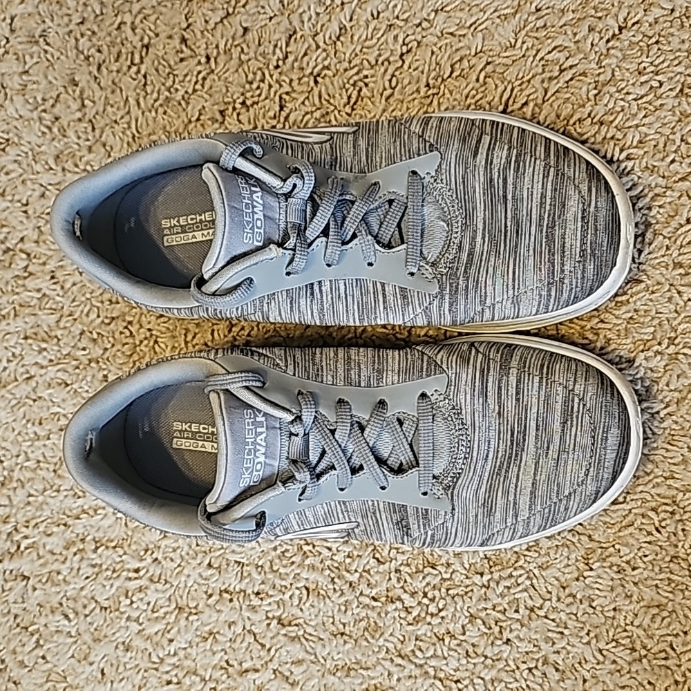Tennis shoe